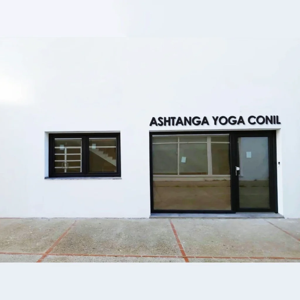 Puerta centro yoga