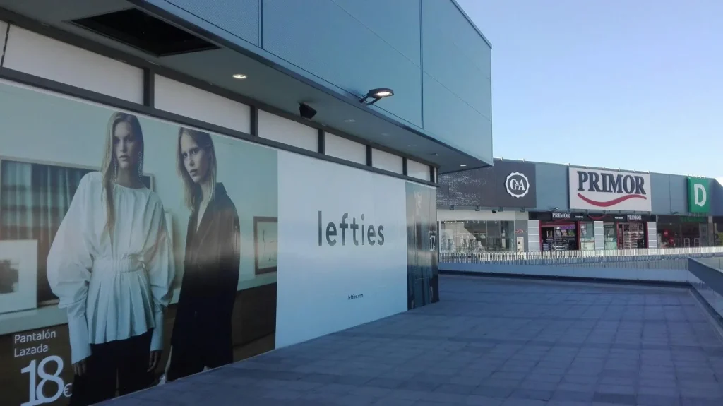 Rotulación exterior Centro Comercial Murias