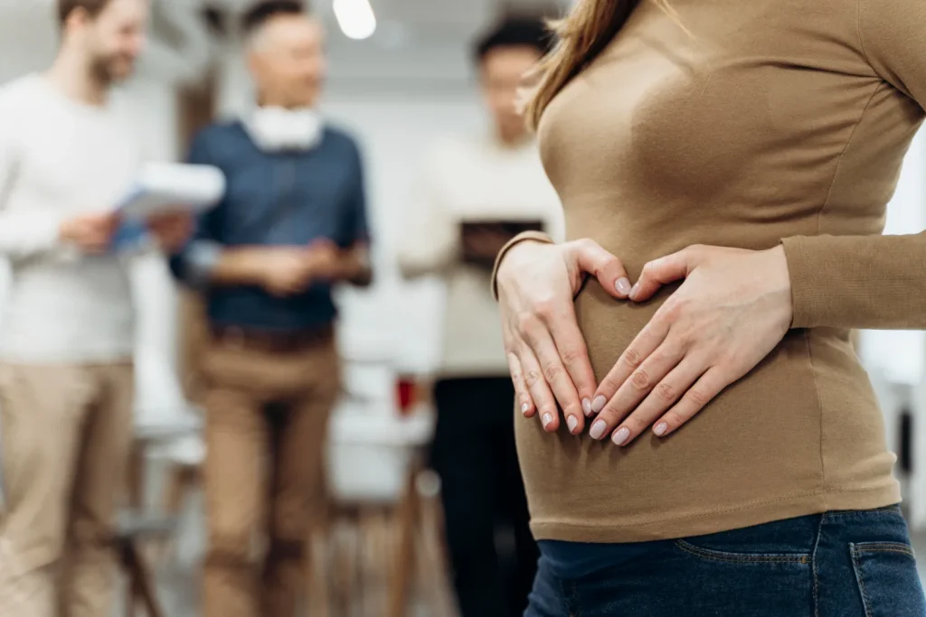 mujer embarazada Marketing para clínicas de fertilidad Fertility