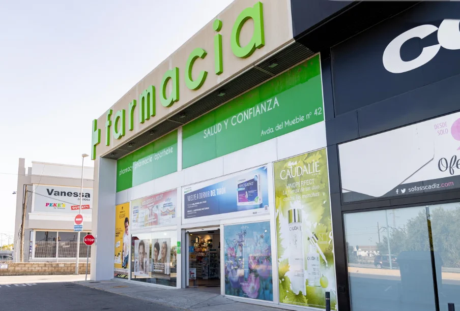 letras en fachada de una tienda Publicidad exterior e Impresión Letras corpóreas